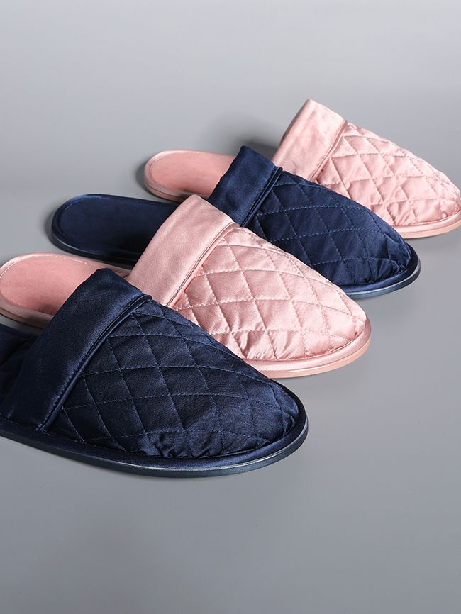 Ladies Luxurious Closed-toe Silk House Slippers For All Seasons