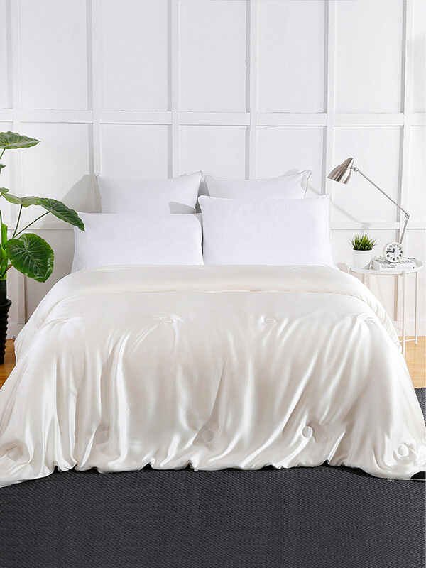 Summer Silk Covered Silk Comforter