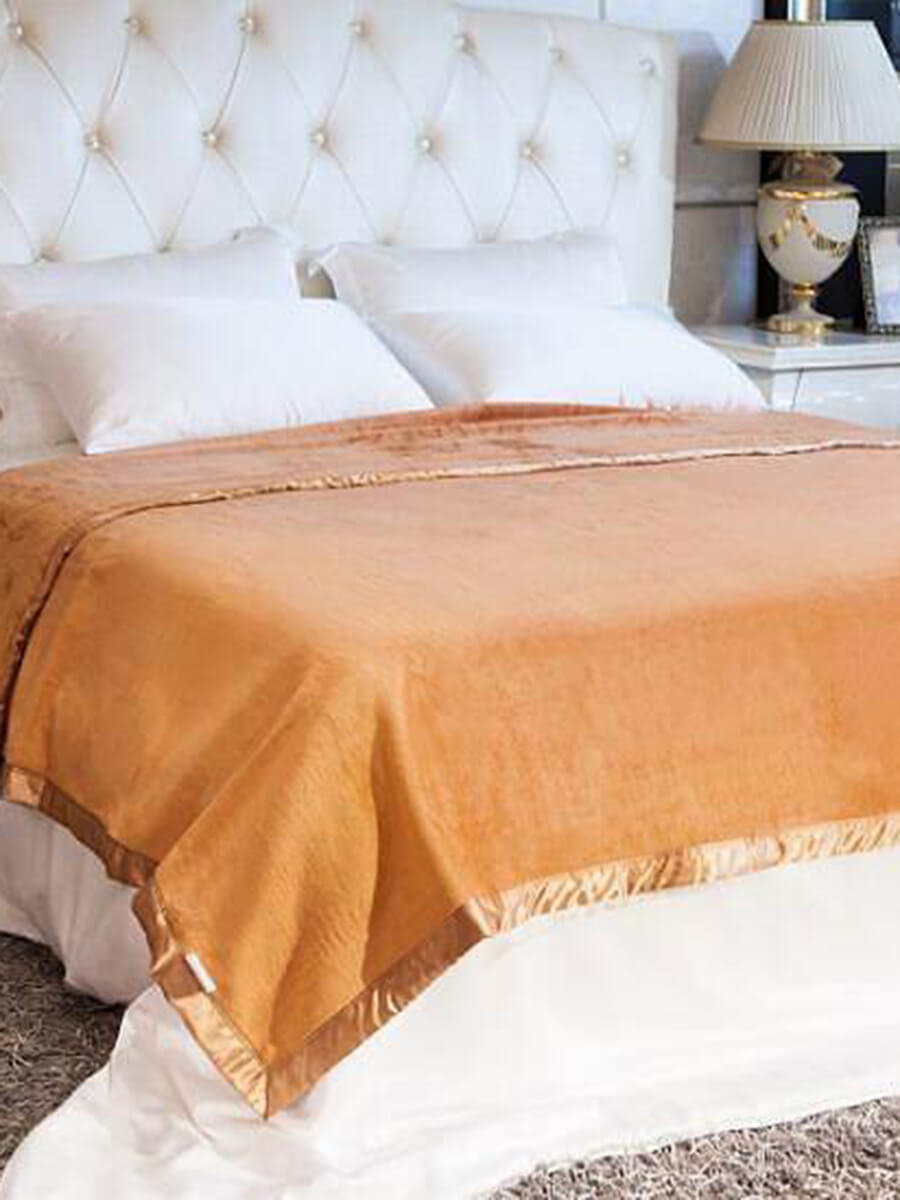 FreedomSilk All Season Trimmed Silk Blanket