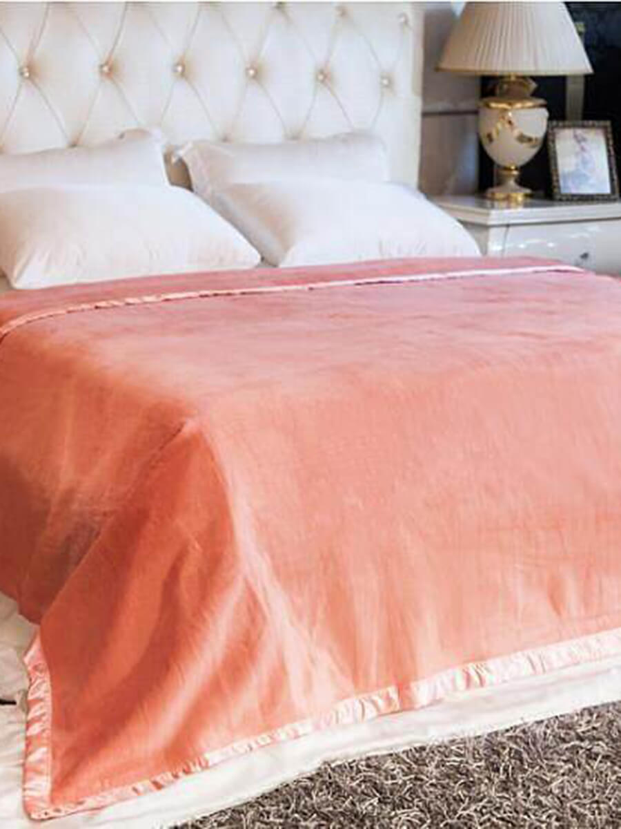 FreedomSilk All Season Trimmed Silk Blanket