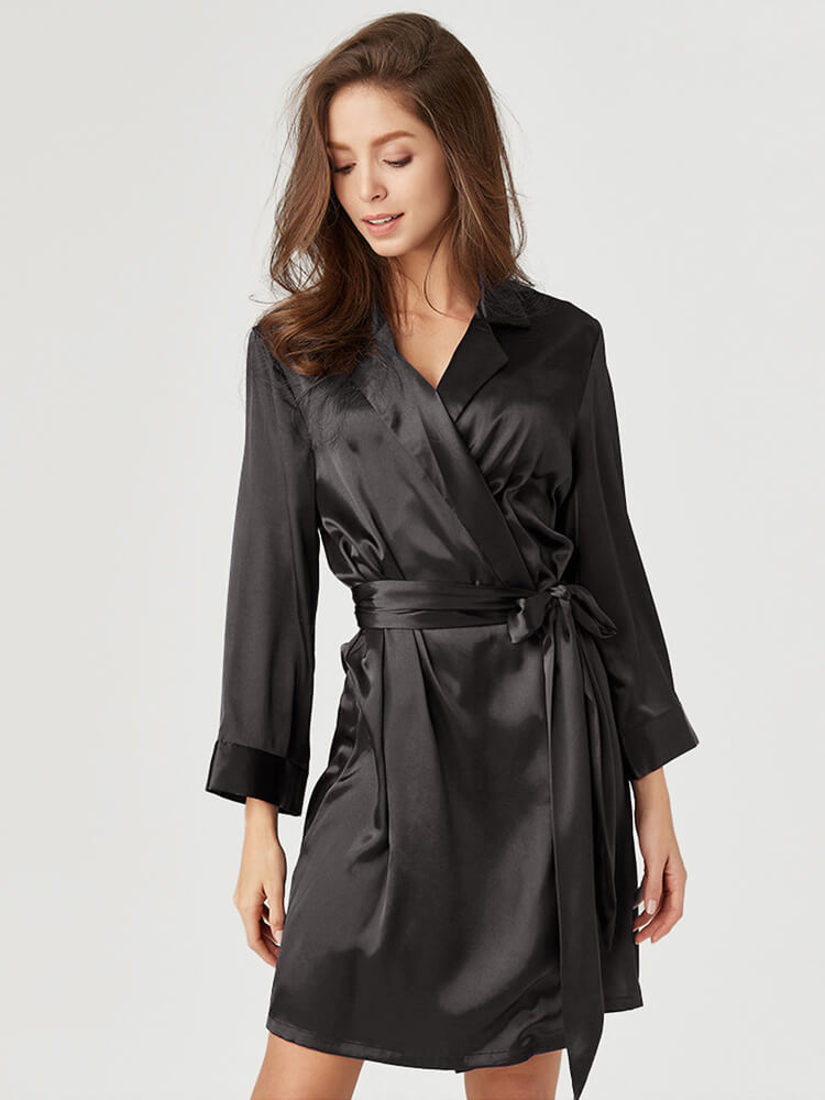 22 Momme Classic Lapel Collar Long Sleeve Silk Robe For Women