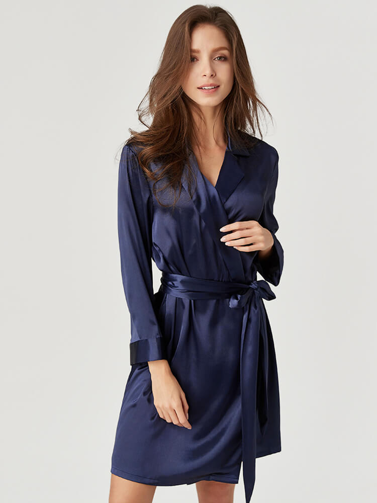22 Momme Classic Lapel Collar Long Sleeve Silk Robe For Women