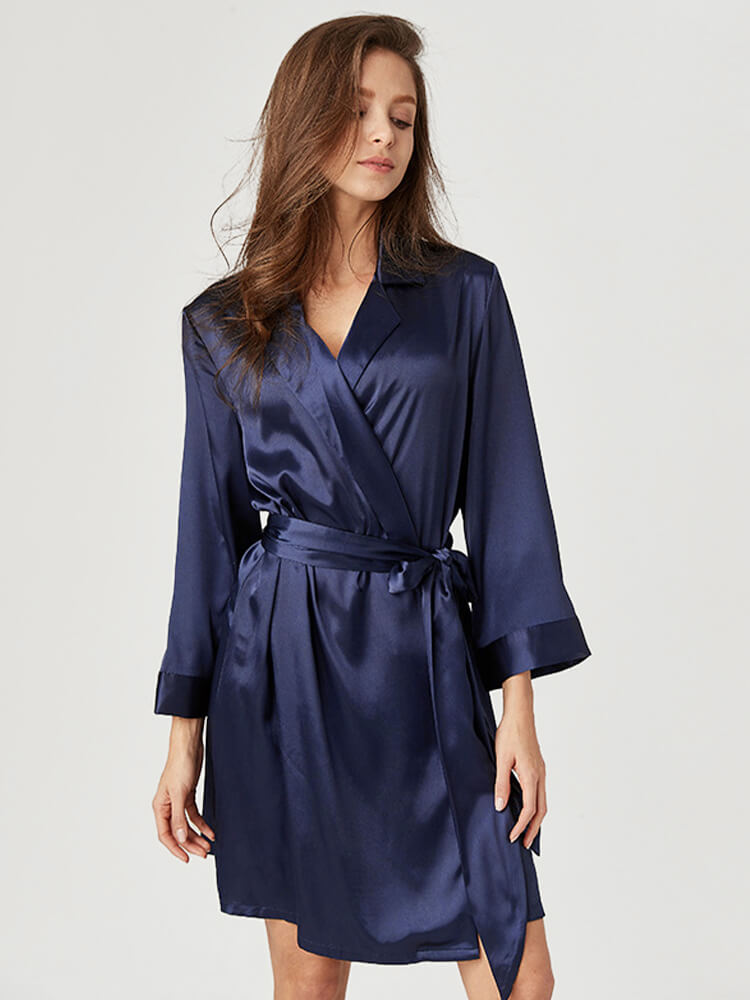22 Momme Classic Lapel Collar Long Sleeve Silk Robe For Women