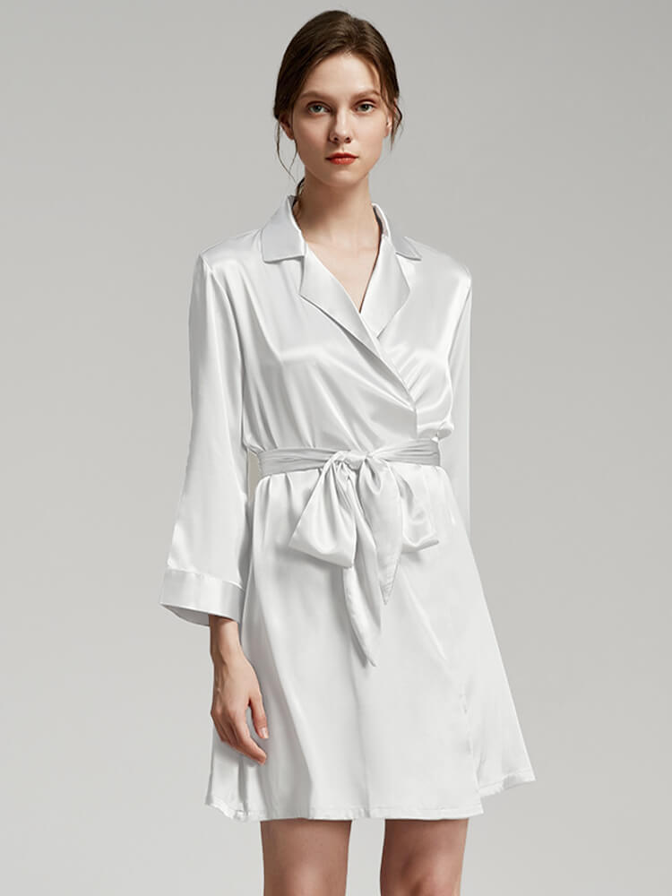 22 Momme Classic Lapel Collar Long Sleeve Silk Robe For Women