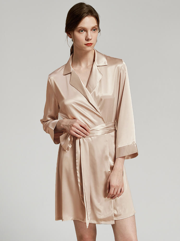 22 Momme Classic Lapel Collar Long Sleeve Silk Robe For Women