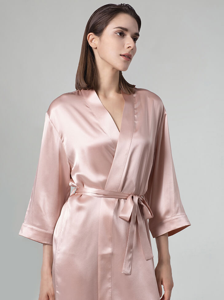 Elegant Kimono Collar Short Silk Robe For Women With Belt