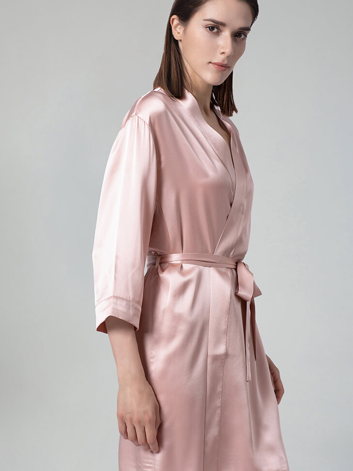 Elegant Kimono Collar Short Silk Robe For Women With Belt