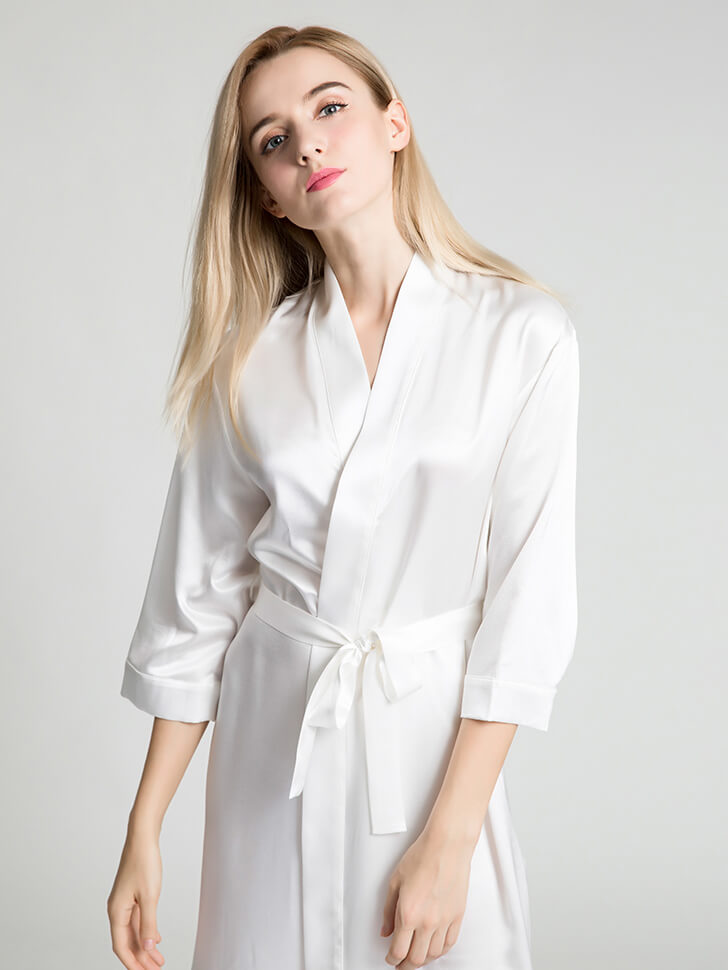 Elegant Kimono Collar Short Silk Robe For Women With Belt