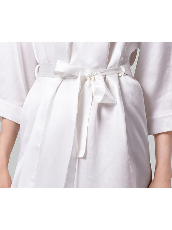 Elegant Kimono Collar Short Silk Robe For Women With Belt