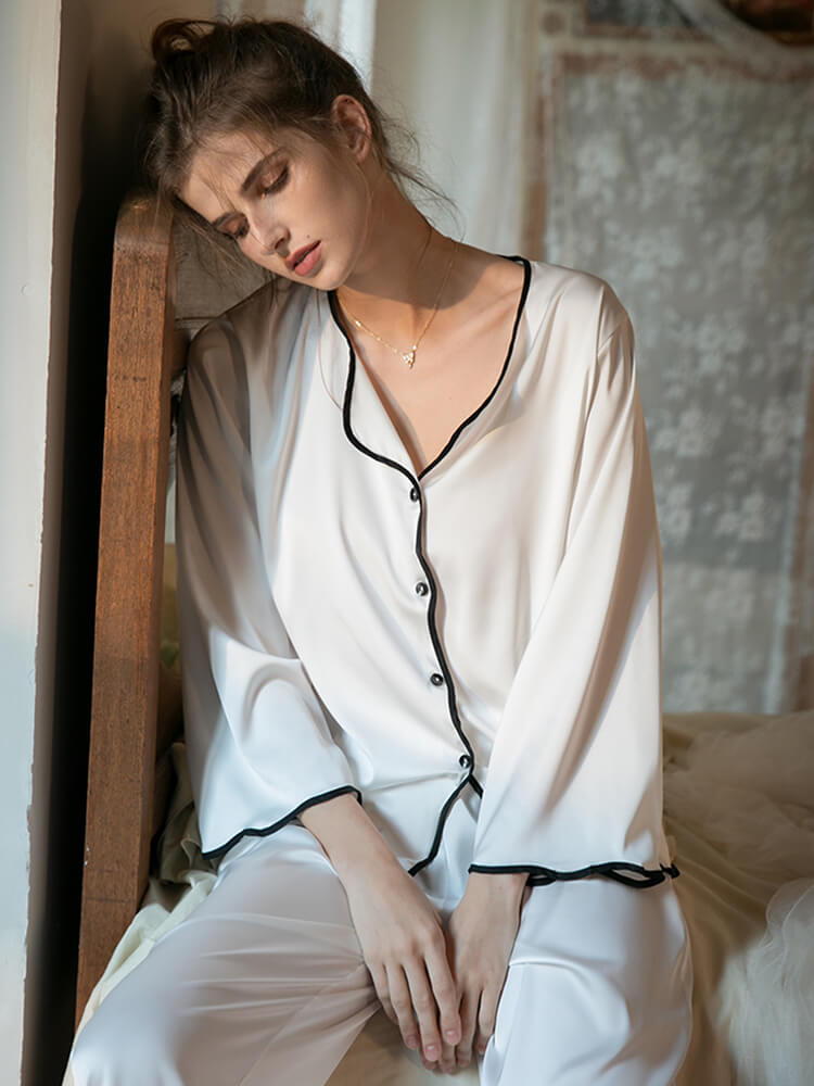 19 Momme Stylish Long Silk Pj Set with Contrasted Wavy Trimming