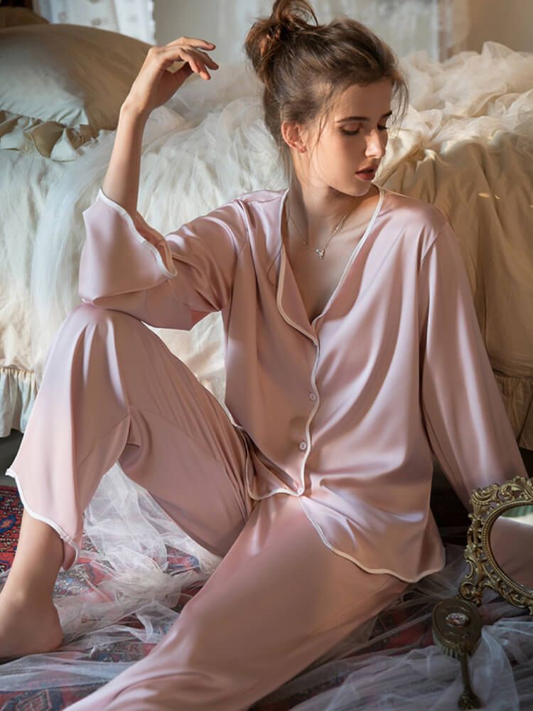 19 Momme Stylish Long Silk Pj Set with Contrasted Wavy Trimming