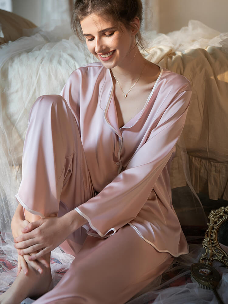 19 Momme Stylish Long Silk Pj Set with Contrasted Wavy Trimming