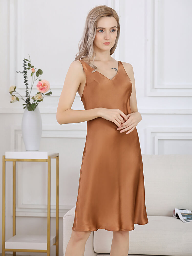 19 Momme Elegant Caramel V-neck Soft Silk Chemise Nightdress