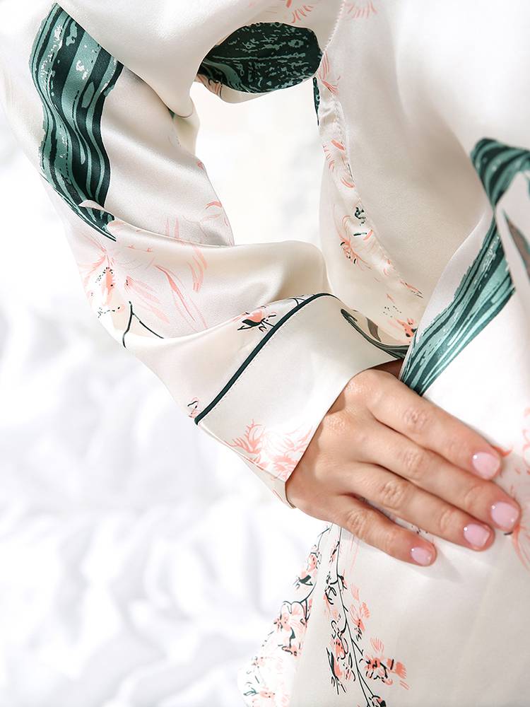 19 Momme Floral and Plants Print Long Silk Pajamas Set