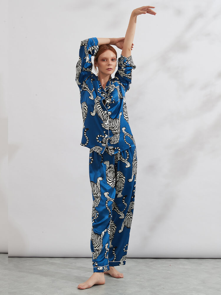 19 Momme Tiger Printed Blue Long Silk Pajama Set for Women