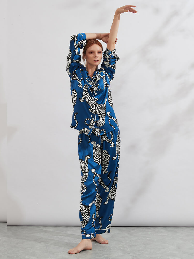 19 Momme Animal Printed Womens Navy Blue Tiger Silk Pajamas Set