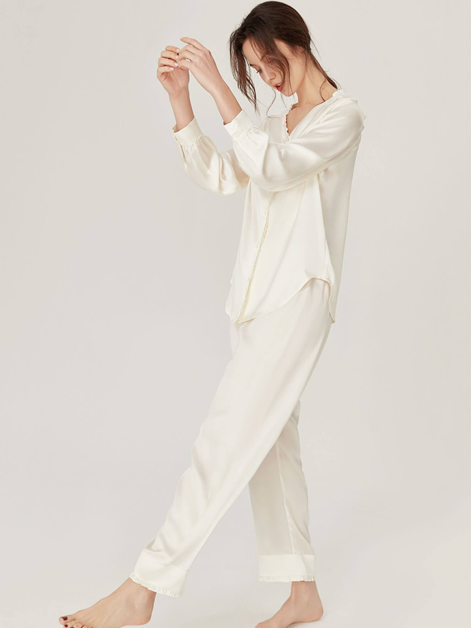 22 Momme V-Neck Fungus-Trimmed Long Sleeve Silk Pajamas Set