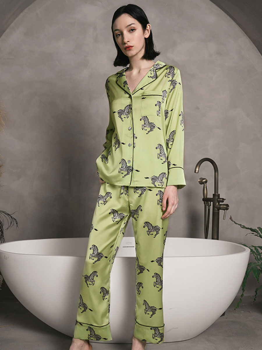 19 Momme Pink Hydrangea Printed Long Sleeve Silk Pajamas Set