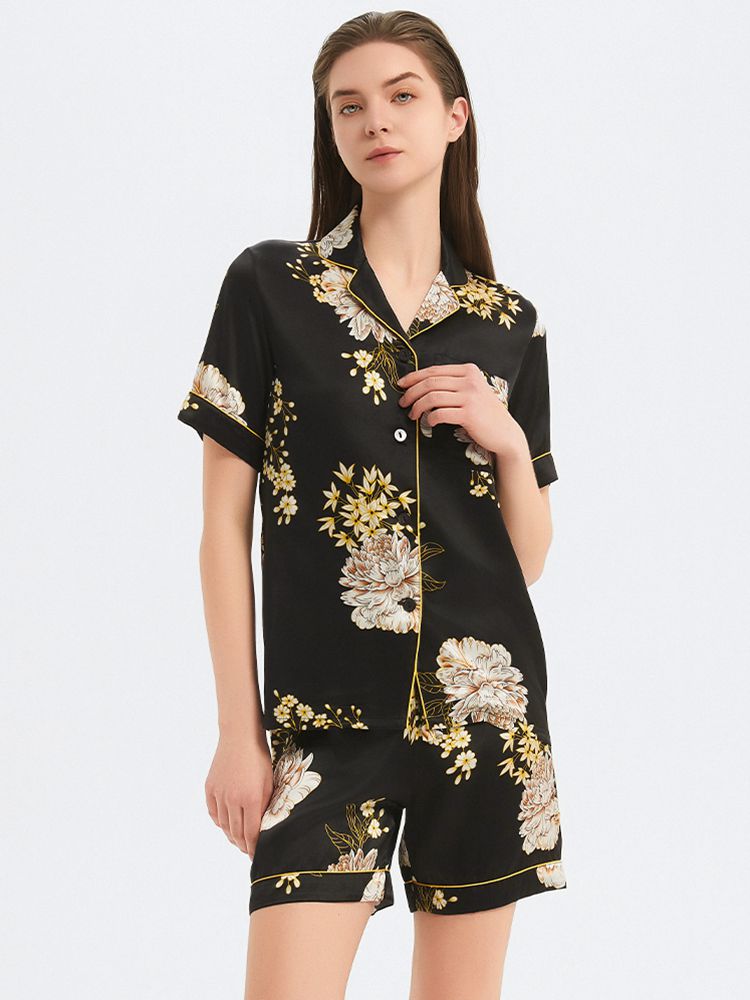 Fresh Green Floral Printed 100% Silk Pajama Shorts Set for Women Fresh Green Floral Printed 100% Silk Pajama Shorts Set for Women