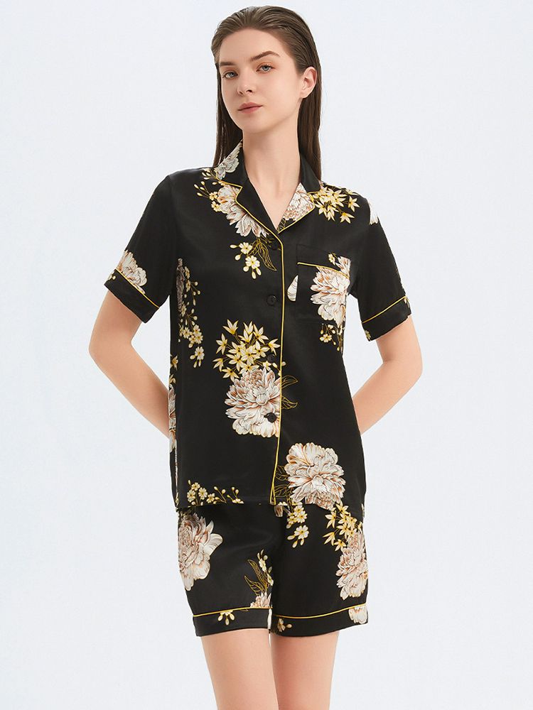 Fresh Green Floral Printed 100% Silk Pajama Shorts Set for Women Fresh Green Floral Printed 100% Silk Pajama Shorts Set for Women