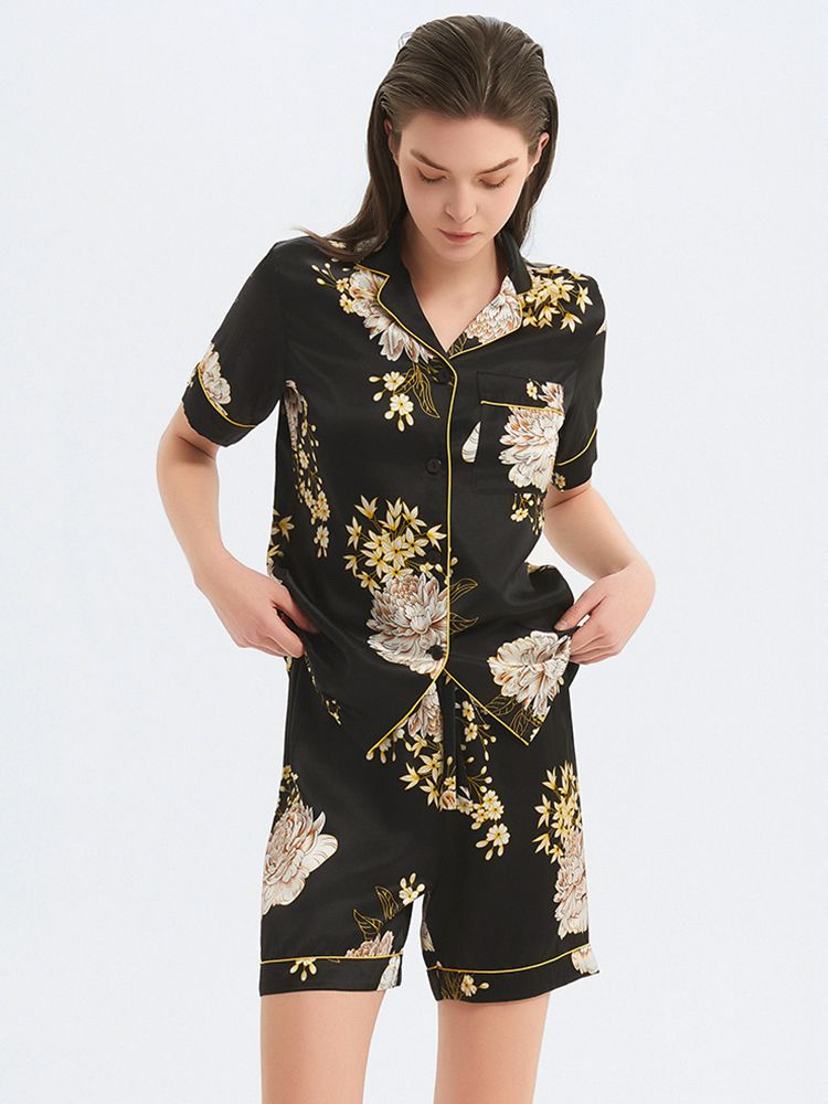 Fresh Green Floral Printed 100% Silk Pajama Shorts Set for Women Fresh Green Floral Printed 100% Silk Pajama Shorts Set for Women