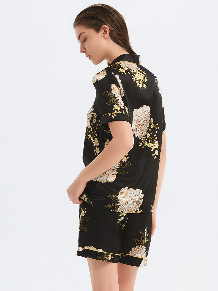 Fresh Green Floral Printed 100% Silk Pajama Shorts Set for Women Fresh Green Floral Printed 100% Silk Pajama Shorts Set for Women