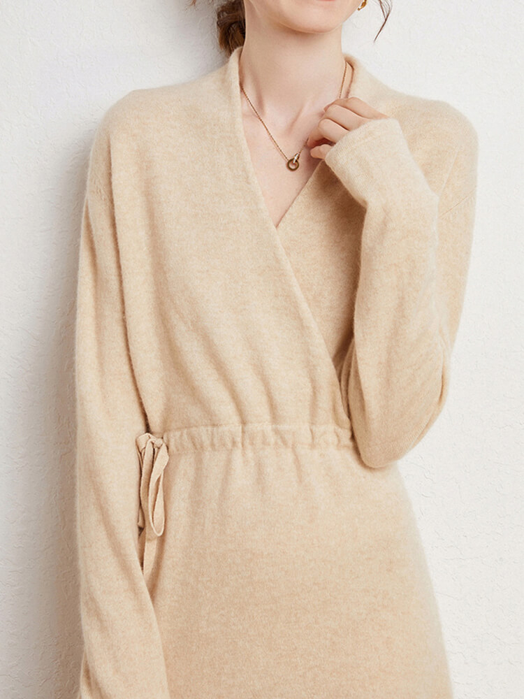 Elegant V-Neck Cashmere Midi Dress with Adjustable Waist Tie