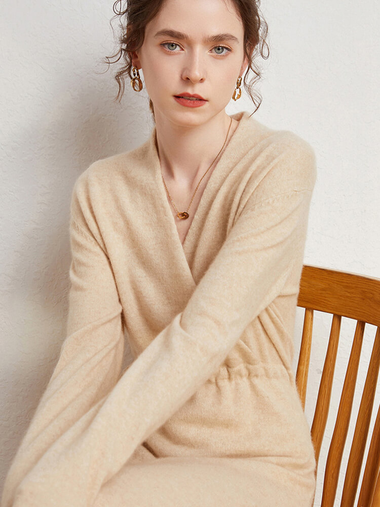 Elegant V-Neck Cashmere Midi Dress with Adjustable Waist Tie