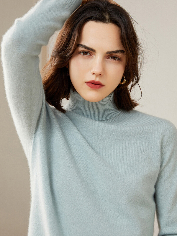 Classic Cashmere Turtleneck Sweater