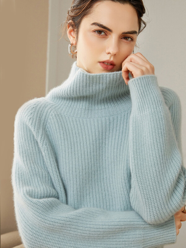 Women's Ribbed 100% Cashmere Turtleneck Sweater